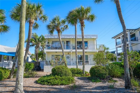 Condo in Saint Pete Beach, Florida, 1 bedroom № 2236885 - photo 4