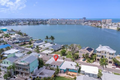 Villa ou maison à vendre à Redington Shores, Floride: 3 chambres, 101.82 m2 № 2403161 - photo 5