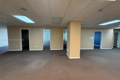 Immobilier commercial à vendre à Coral Gables, Floride № 2158439 - photo 4
