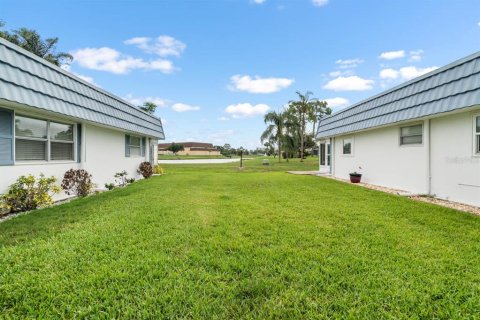 Condo in Sun City Center, Florida, 1 bedroom  № 2234179 - photo 27