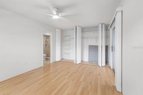 Condo in Sun City Center, Florida, 1 bedroom  № 2234179 - photo 17