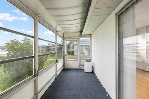 Condo in Sun City Center, Florida, 1 bedroom  № 2234179 - photo 25