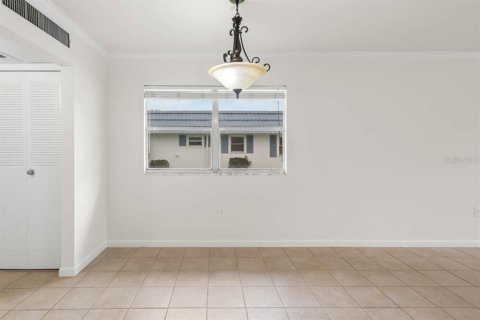 Condo in Sun City Center, Florida, 1 bedroom  № 2234179 - photo 10