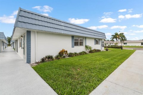 Condo in Sun City Center, Florida, 1 bedroom  № 2234179 - photo 28
