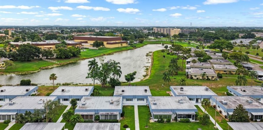 Condo in Sun City Center, Florida, 1 bedroom  № 2234179