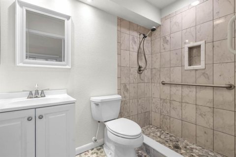 Condo in Sun City Center, Florida, 1 bedroom  № 2234179 - photo 20