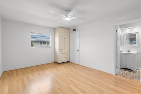 Condo in Sun City Center, Florida, 1 bedroom  № 2234179 - photo 18