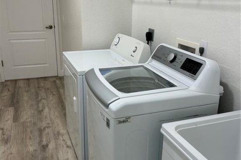 Villa ou maison à louer à Rotonda, Floride: 3 chambres, 206.71 m2 № 1905857 - photo 16