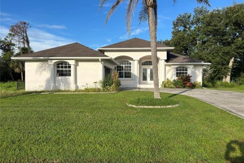 Villa ou maison à louer à Rotonda, Floride: 3 chambres, 206.71 m2 № 1905857 - photo 1