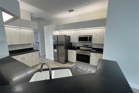 Villa ou maison à louer à Rotonda, Floride: 3 chambres, 206.71 m2 № 1905857 - photo 7