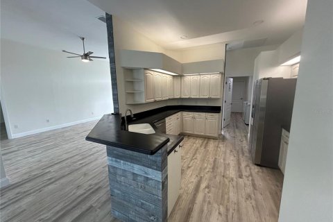 Villa ou maison à louer à Rotonda, Floride: 3 chambres, 206.71 m2 № 1905857 - photo 6