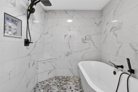 Villa ou maison à vendre à Plant City, Floride: 5 chambres, 346.25 m2 № 2141324 - photo 8