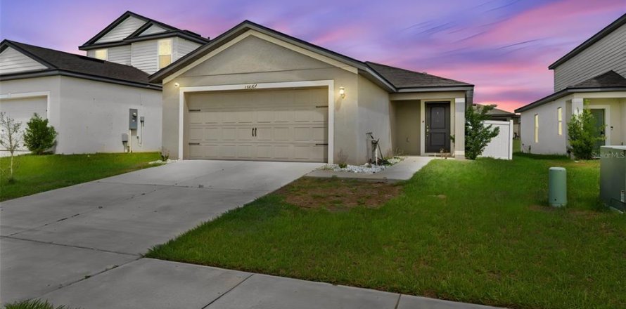 House in Brooksville, Florida 3 bedrooms, 135.54 sq.m. № 2117374