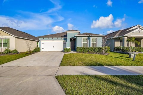 House in Okahumpka, Florida 3 bedrooms, 150.22 sq.m. № 1507919 - photo 1