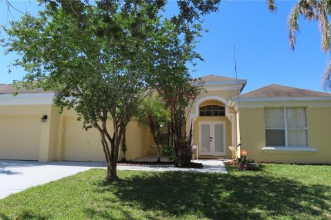 House in Orlando, Florida 4 bedrooms, 251.77 sq.m. № 2111378