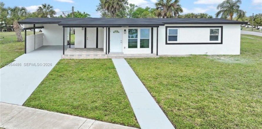 Villa ou maison à Port Charlotte, Floride 3 chambres № 2249496