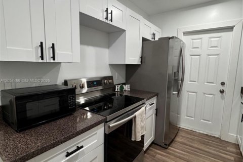 Villa ou maison à louer à Port Charlotte, Floride: 3 chambres № 2249496 - photo 8