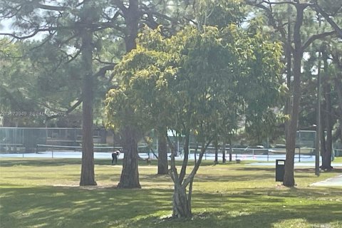 Townhouse in Palm Beach Gardens, Florida 2 bedrooms, 148.27 sq.m. № 2033603 - photo 10