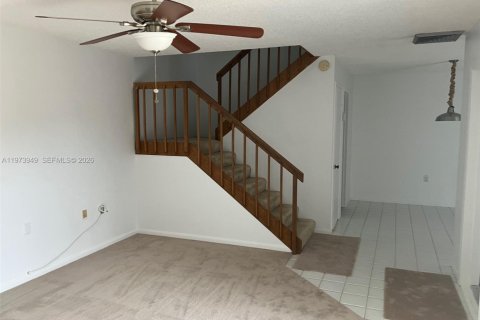 Townhouse in Palm Beach Gardens, Florida 2 bedrooms, 148.27 sq.m. № 2033603 - photo 7