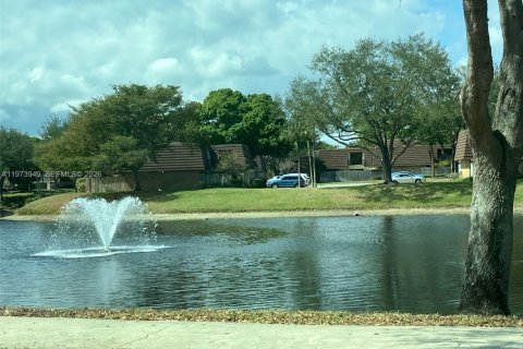 Townhouse in Palm Beach Gardens, Florida 2 bedrooms, 148.27 sq.m. № 2033603 - photo 8