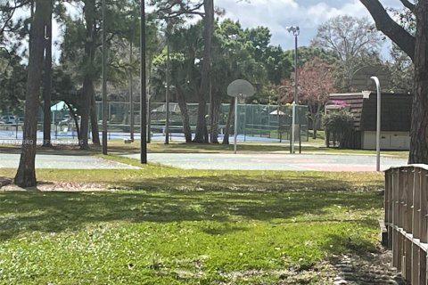 Townhouse in Palm Beach Gardens, Florida 2 bedrooms, 148.27 sq.m. № 2033603 - photo 9