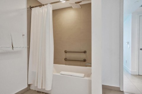 Copropriété à vendre à Hollywood, Floride: 2 chambres, 105.54 m2 № 1861411 - photo 18