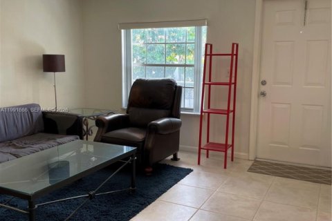 Condo in Fort Lauderdale, Florida, 1 bedroom  № 2056057 - photo 12