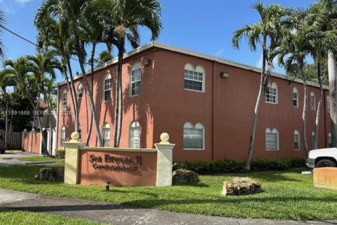 Condo in Fort Lauderdale, Florida, 1 bedroom  № 2056057 - photo 17