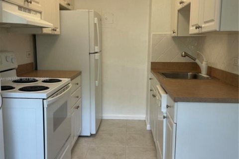 Condo in Fort Lauderdale, Florida, 1 bedroom  № 2056057 - photo 4
