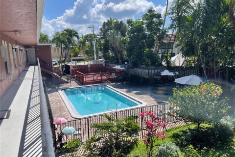 Condo in Fort Lauderdale, Florida, 1 bedroom  № 2056057 - photo 3