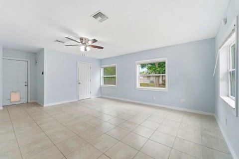 Casa en venta en Saint Petersburg, Florida, 3 dormitorios, 123.19 m2 № 2199357 - foto 13