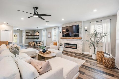 Villa ou maison à vendre à Wesley Chapel, Floride: 4 chambres, 303.7 m2 № 2151352 - photo 4
