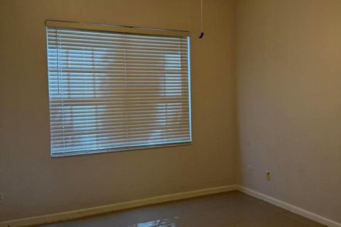 House in Port St. Lucie, Florida 3 bedrooms, 202.71 sq.m. № 2249767 - photo 4