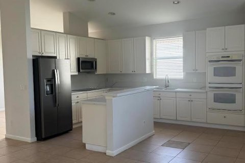 House in Port St. Lucie, Florida 3 bedrooms, 202.71 sq.m. № 2249767 - photo 8