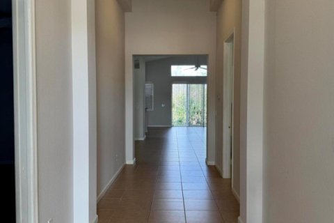 House in Port St. Lucie, Florida 3 bedrooms, 202.71 sq.m. № 2249767 - photo 2