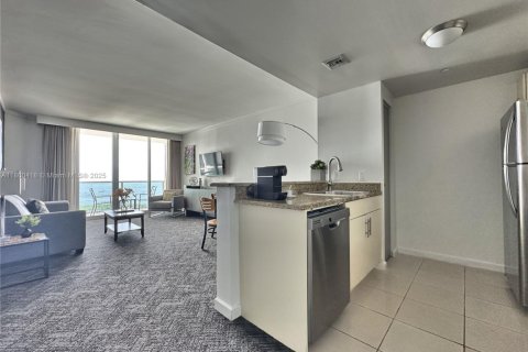 Condominio en venta en Miami, Florida, 1 dormitorio, 64.38 m2 № 1982183 - foto 4
