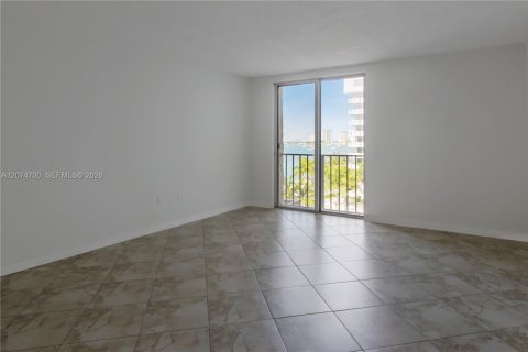 Copropriété à vendre à Miami Beach, Floride: 49.24 m2 № 2317927 - photo 2