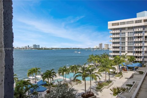 Copropriété à vendre à Miami Beach, Floride: 49.24 m2 № 2317927 - photo 4