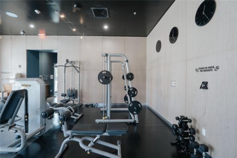 Condominio en venta en Hallandale Beach, Florida, 2 dormitorios, 95.69 m2 № 1887335 - foto 14