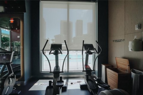 Condominio en venta en Hallandale Beach, Florida, 2 dormitorios, 95.69 m2 № 1887335 - foto 23