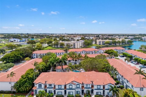 Touwnhouse à vendre à Tamarac, Floride: 2 chambres, 117.8 m2 № 2066273 - photo 25