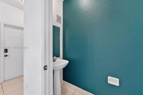 Touwnhouse à vendre à Tamarac, Floride: 2 chambres, 117.8 m2 № 2066273 - photo 7