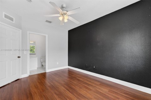 Touwnhouse à vendre à Tamarac, Floride: 2 chambres, 117.8 m2 № 2066273 - photo 13