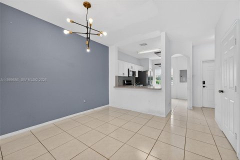 Touwnhouse à vendre à Tamarac, Floride: 2 chambres, 117.8 m2 № 2066273 - photo 10