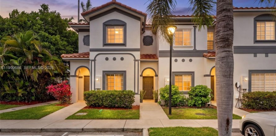 Touwnhouse à Tamarac, Floride 2 chambres, 117.8 m2 № 2066273