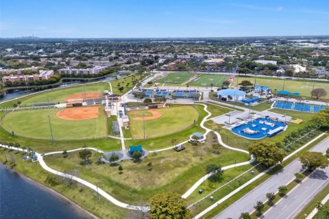 Touwnhouse à vendre à Tamarac, Floride: 2 chambres, 117.8 m2 № 2066273 - photo 23