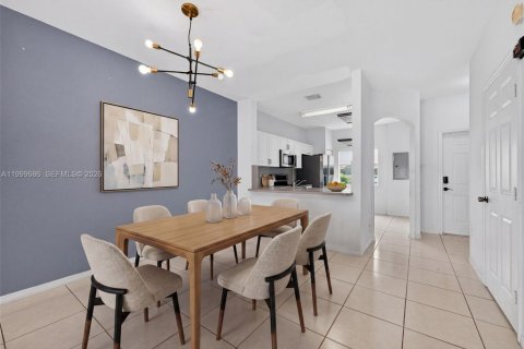 Touwnhouse à vendre à Tamarac, Floride: 2 chambres, 117.8 m2 № 2066273 - photo 9