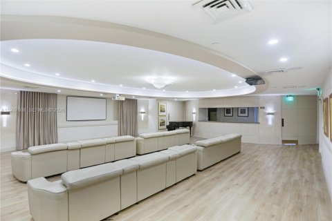 Купить кондоминиум в Санни-Айлс-Бич, Флорида 3 спальни, 194.17м2, № 1995523 - фото 19