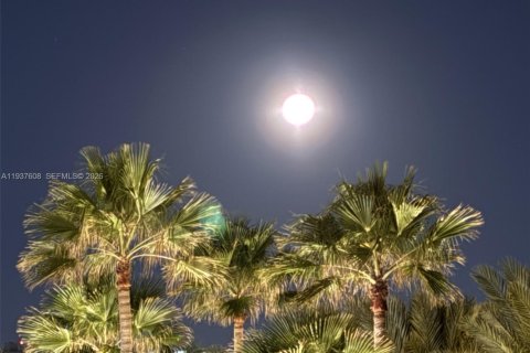 Купить кондоминиум в Санни-Айлс-Бич, Флорида 3 спальни, 194.17м2, № 1995523 - фото 27