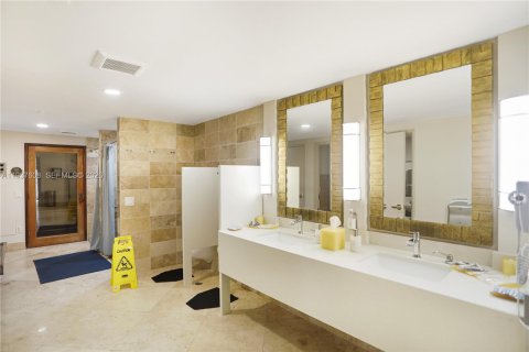 Купить кондоминиум в Санни-Айлс-Бич, Флорида 3 спальни, 194.17м2, № 1995523 - фото 13